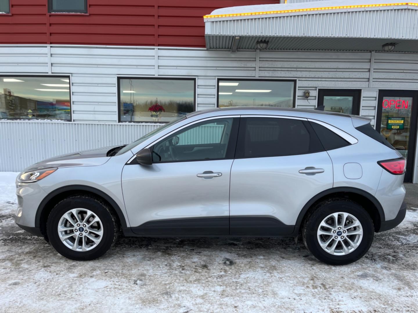 2022 Silver /charcoal cloth Ford Escape SE AWD (1FMCU9G67NU) with an 1.5L L3 engine, 6A transmission, located at 1960 Industrial Drive, Wasilla, 99654, (907) 274-2277, 61.573475, -149.400146 - Photo#0